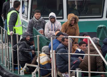 Rescatados 100 inmigrantes en tres pateras en el Estrecho