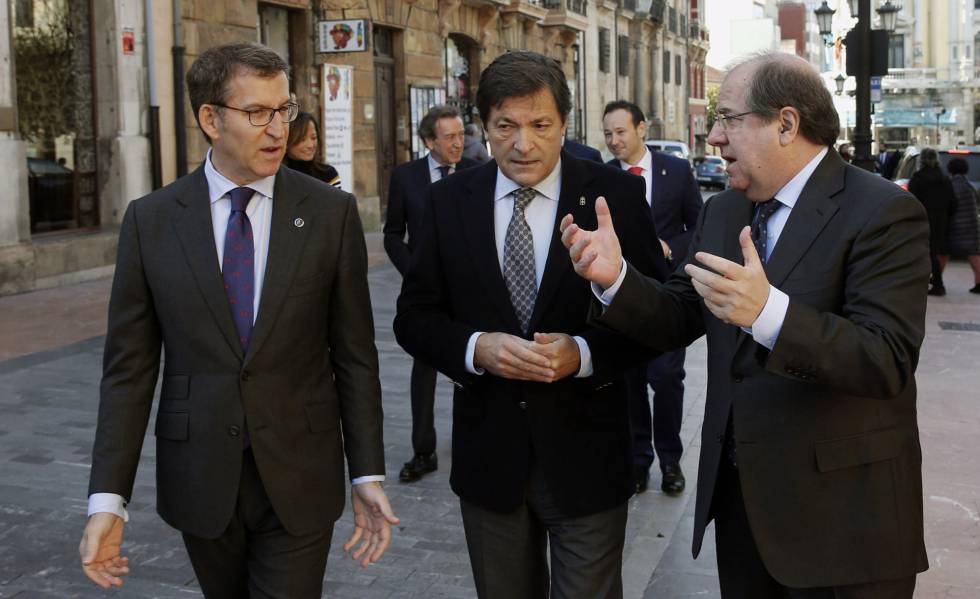 El presidente del Principado de Asturias, con los presidentes de la Xunta de Galicia y de la Junta de Castilla y León.