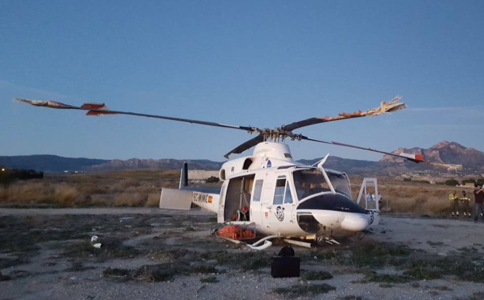 Así han quedado las aspas del helicóptero.