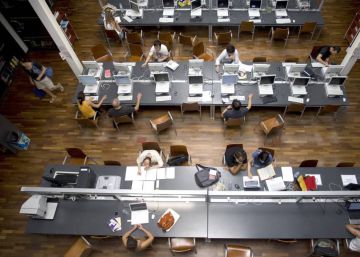 Los alumnos pagan más, las universidades reciben menos