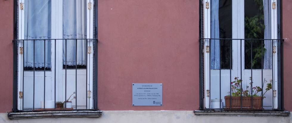 Pamplona coloca las dos primeras placas recordando a víctimas de ETA Pamplona coloca las dos primeras placas recordando a víctimas de ETA