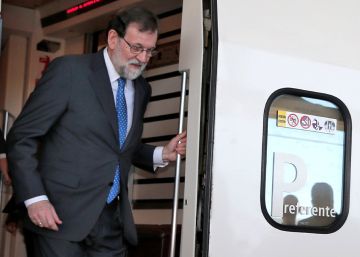 El primer AVE a Castelló arriba amb Rajoy i mitja hora de retard