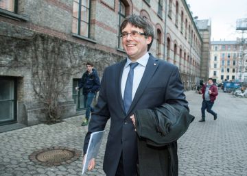 Puigdemont, huido de la justicia, reclama poder volver a Barcelona “sin riesgo”