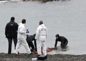La juez archiva la causa por la muerte de 15 inmigrantes que se ahogaron en el Tarajal