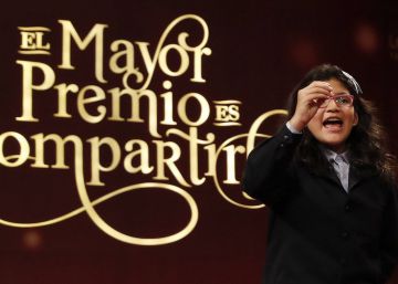 Un hombre devuelve 50 décimos del ‘Niño’ premiados que halló al comprar un bolso