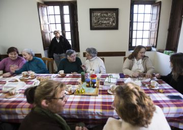 Famílias postiças contra a sigilosa epidemia da solidão