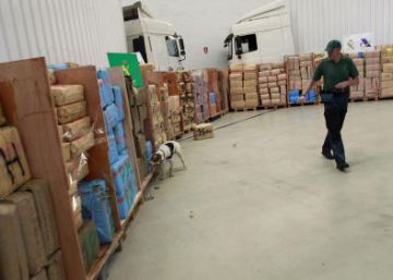 La Guardia Civil halla 67 kilos de hachís abandonados en la A-4