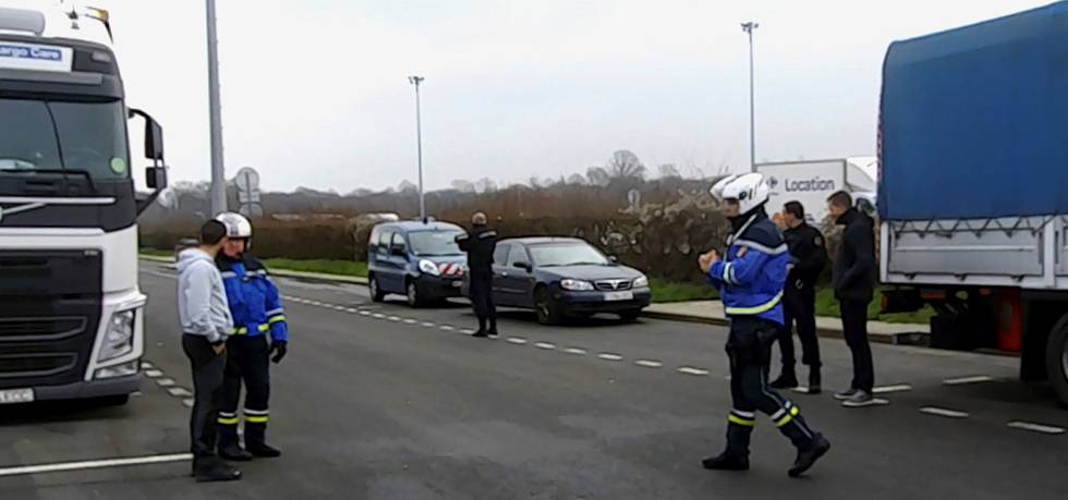 Las armas incautadas a ETA en Francia llegan en camión a España Las armas incautadas a ETA en Francia llegan en camión a España