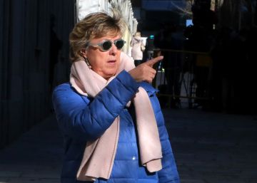 La senadora imputada deja el grupo del PP para facilitar la aprobación de los Presupuestos