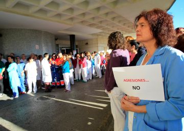 El hospital de La Línea aprieta el botón del pánico