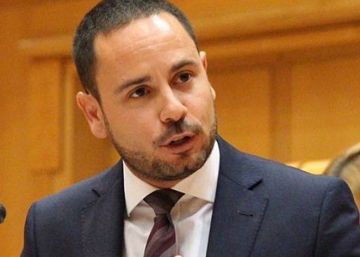 Podemos acusa a un senador del PP de cobrar 13.483 euros de dinero público que ocultó a la Cámara alta
