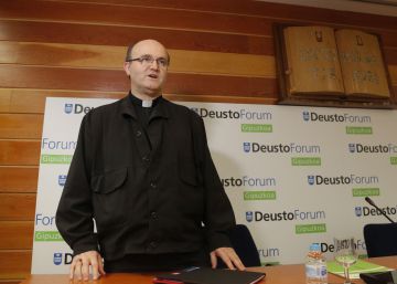El bisbe de Sant Sebastià hi insisteix: “El dimoni ha marcat un gol a la dignitat de la dona”
