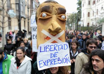 Podemos arranca al PSOE la modificación del delito de injurias a la Corona