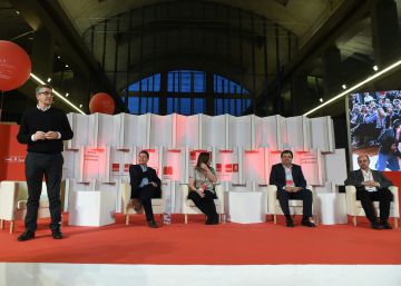 Los presidentes socialistas escenifican unidad en la escuela de Gobierno