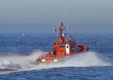 Salvamento Marítimo busca a un pasajero saudí caído al agua desde un crucero
