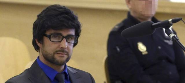 Hervé Falciani, con peluca y gafas, en la vista de su extradición a Suiza