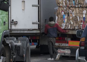 Fallece un menor marroquí atropellado por un camión
en el puerto de Ceuta
