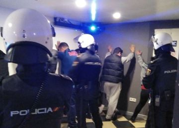 Detenidos tras obtener 20.000 euros de un joven al que amenazaron con difundir fotos íntimas