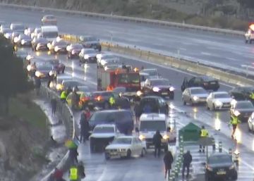 Un muerto y 13 heridos en un accidente múltiple en la AP-6 por el granizo