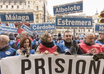 12 horas encadenados por la equiparación salarial