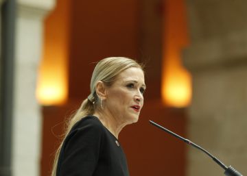 Una de las supuestas examinadoras de Cifuentes dice ante la policía que no la evaluó Una de las supuestas examinadoras de Cifuentes dice ante la policía que no la evaluó