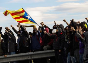 Cargas, detonaciones y heridos en una protesta en Lleida