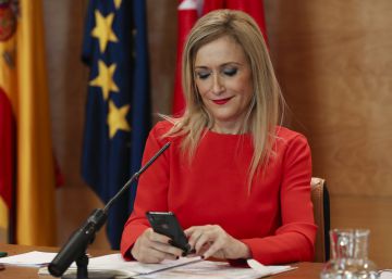 Las contradicciones de la presidenta Cifuentes en el caso de su máster