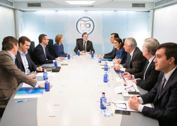Cospedal se la juega con Cifuentes