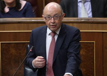 El Suprem exigeix a Montoro que expliqui per què assegura que no es van fer servir diners públics pel referèndum