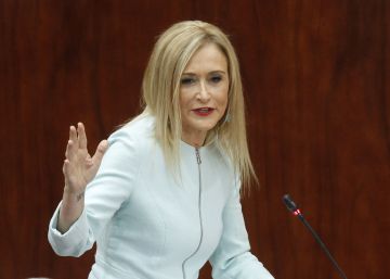 Los votantes de Ciudadanos apoyan la moción contra Cifuentes