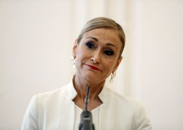 Cifuentes manté davant la jutgessa que va fer el màster però que va perdre els documents
