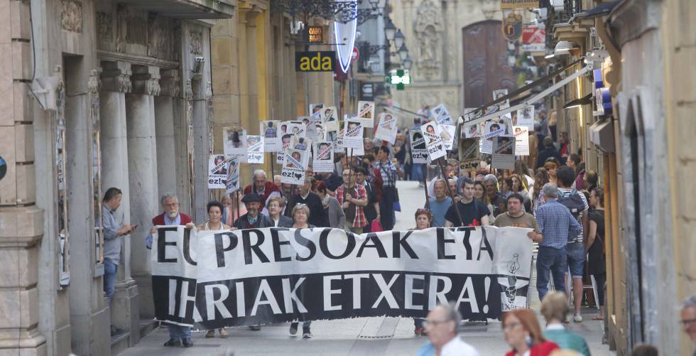 La ‘vía legal’ reduce el número de presos de ETA de 703 a 297 en menos de siete años La ‘vía legal’ reduce el número de presos de ETA de 703 a 297 en menos de siete años