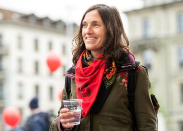 La etarra huida Miren Nekane Txapartegi asiste a la manifestación del 1 de mayo en Zúrich
