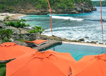 Muere ahogado un español en Indonesia tras rescatar a su familia del agua
