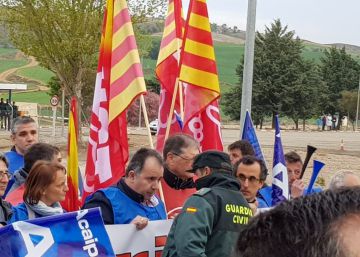 Incidentes en una protesta de funcionarios de prisiones a las puertas de las cárceles