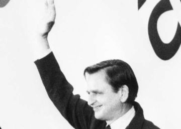 Congreso del PSOE en 1976. Felipe González, Willy Brandt y Olof Palme en la sesión inaugural.