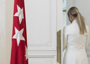 Cifuentes pide recuperar su plaza de funcionaria en la Complutense