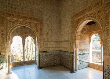 La policía detiene a parte del equipo directivo de la antigua directora de la Alhambra