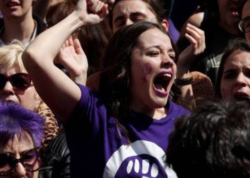 Más de 300 organizaciones feministas exigen el dinero prometido para luchar contra la violencia machista