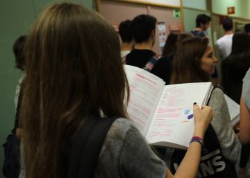 Baleares y Madrid incluyen textos de EL PAÍS en el examen de Literatura de Selectividad