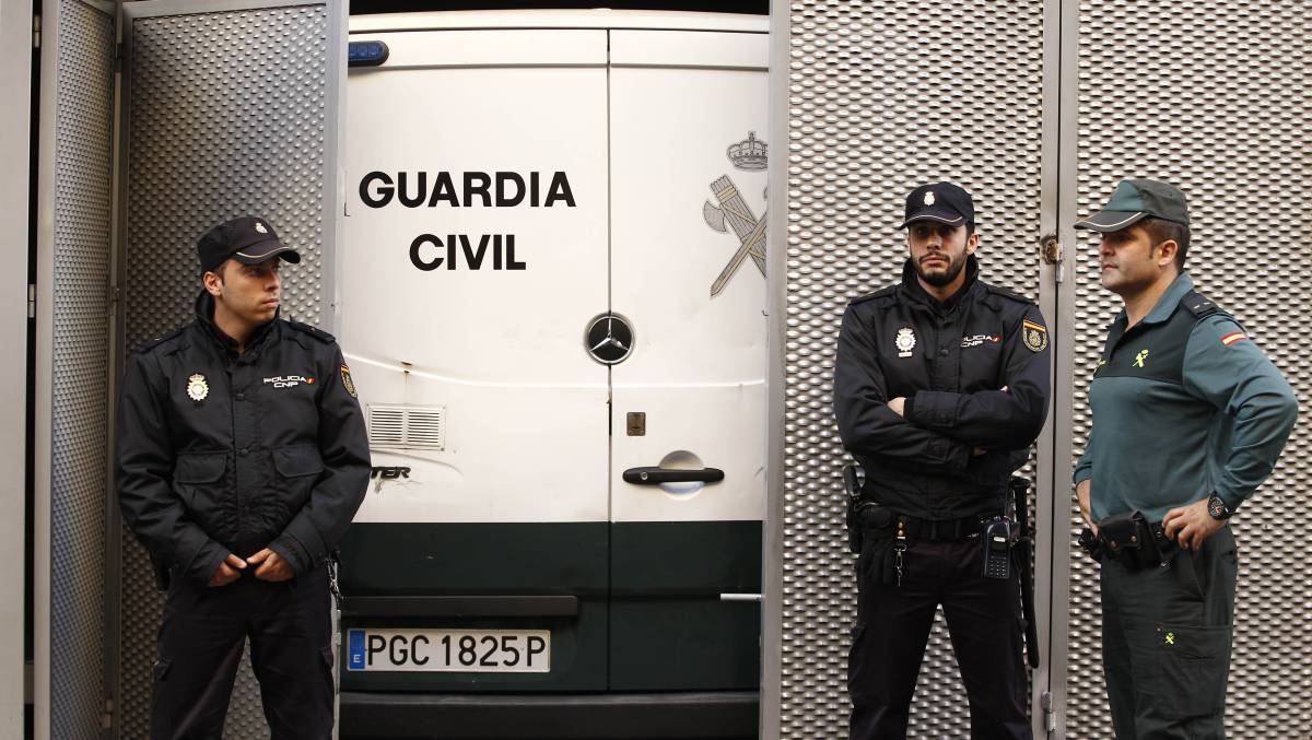 Agentes de la Policía y la Guardia Civil.