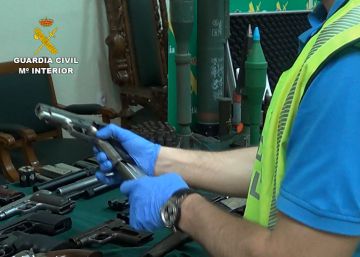 La Guardia Civil localiza un zulo y un arsenal de armas en una vivienda de Zaragoza