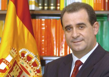 Marlaska pone a un político del PSOE manchego de Director General de la Policía
