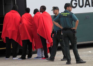 Las costas andaluzas reciben en junio más migrantes que Italia, Malta y Grecia juntas