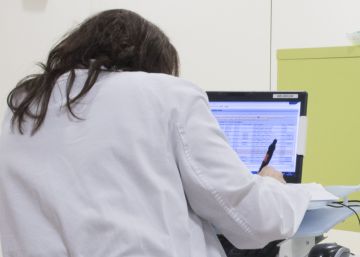 Los médicos alertan del “embudo” de licenciados en Medicina en España