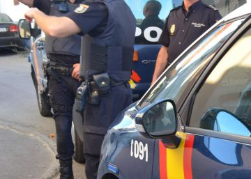 Un hombre mata a su mujer y se tira por la ventana en Asturias