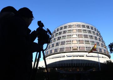 Suspendida la moción del Parlament que prevé culminar la independencia