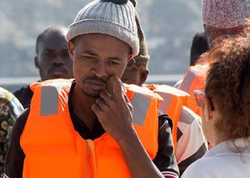 España supera a Italia en llegadas de inmigrantes por mar