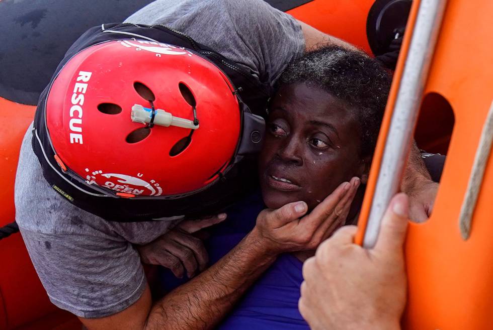 Actualidad: Una mujer y un niño murieron abandonados en el mar
