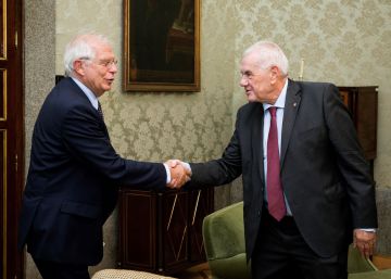 Maragall se compromete ante Borrell a cumplir la ley con las embajadas catalanas